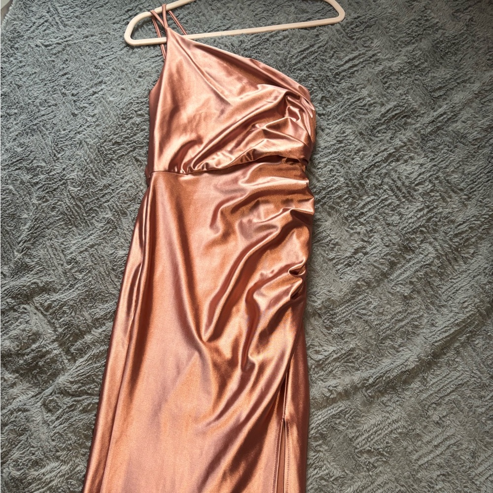 David’s Bridal Galina Signature One Shoulder Dress✨
